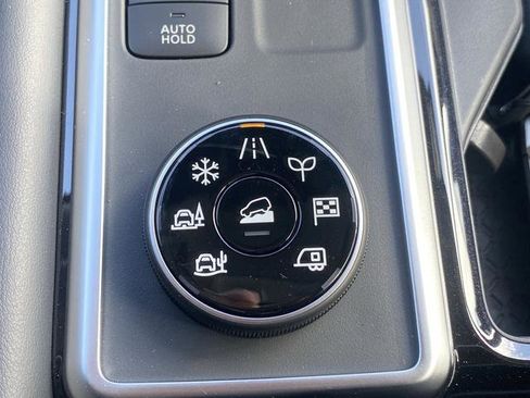 New 2026 Nissan Pathfinder Platinum image 11