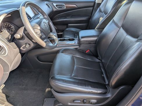Used 2017 Nissan Pathfinder Platinum w/ Family Entertainment Package image 11