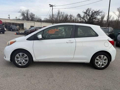 Used 2013 Toyota Yaris LE image 2