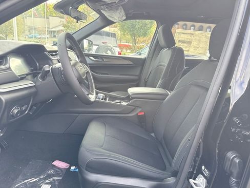 New 2025 Jeep Grand Cherokee Laredo X w/ Trailer Tow Package image 9