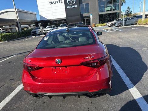 Used 2023 Alfa Romeo Giulia Veloce image 8