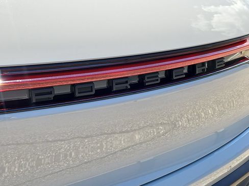 Certified 2026 Porsche Macan AWD/4WD image 10