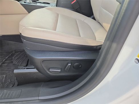 Used 2021 Ford Escape Titanium AWD/4WD image 20