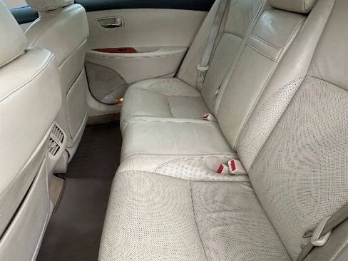 Used 2010 Lexus ES 350 w/ Preferred Accessory Package FWD image 10