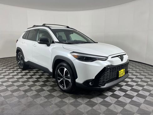 Used 2025 Toyota Corolla Cross AWD Hybrid image 3