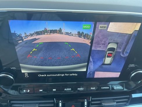 New 2025 Nissan Pathfinder SL image 14