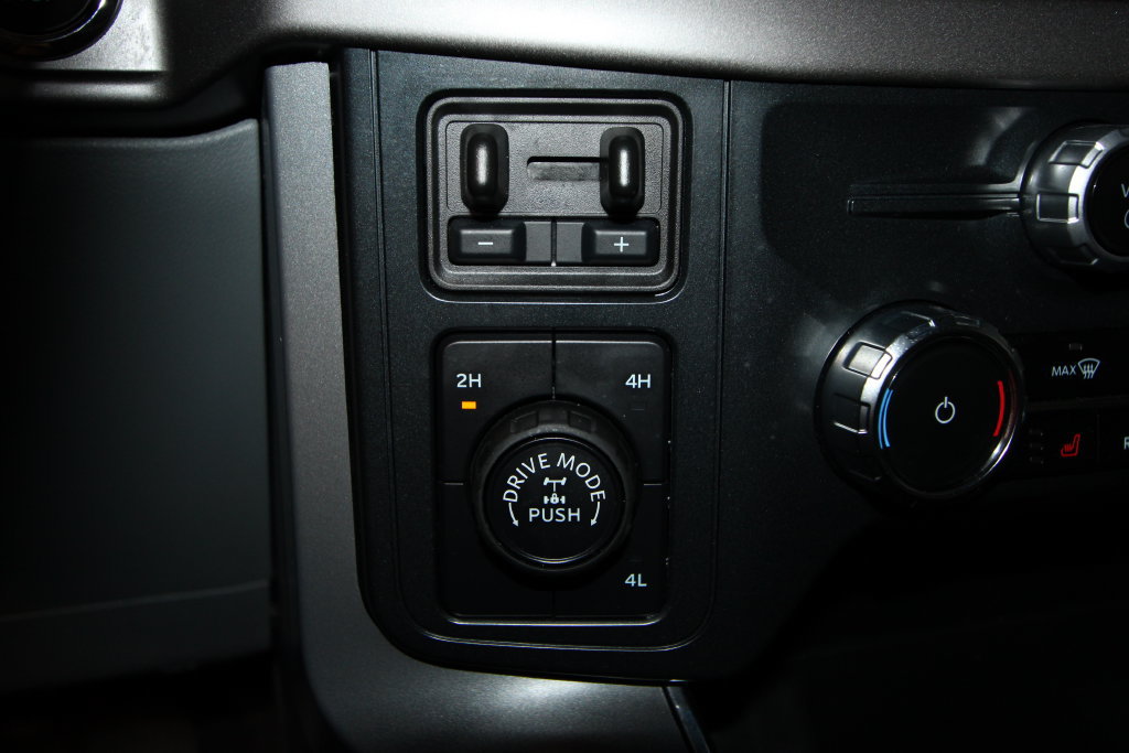 Used 2026 Ford F150 XLT w/ Equipment Group 302A MID AWD/4WD image 17