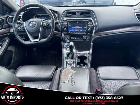 Used 2016 Nissan Maxima Platinum w/ Interior Lighting Package image 21