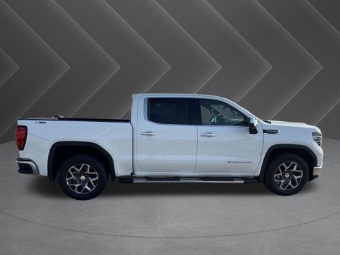 Used 2023 GMC Sierra 1500 SLT w/ SLT Premium Plus Package AWD/4WD image 5