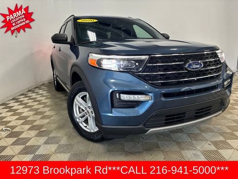 Used 2020 Ford Explorer XLT w/ Equipment Group 202A AWD/4WD image 3
