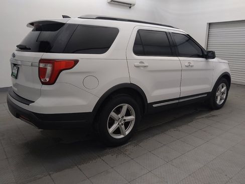 Used 2019 Ford Explorer XLT image 10