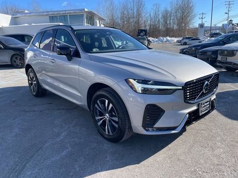 Certified 2025 Volvo XC60 B5 Core image 5