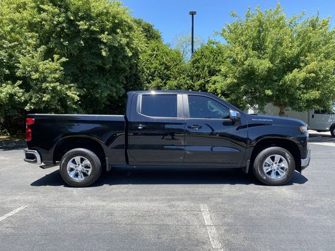 Used 2022 Chevrolet Silverado 1500 LT w/ Bed Protection Package RWD image 10