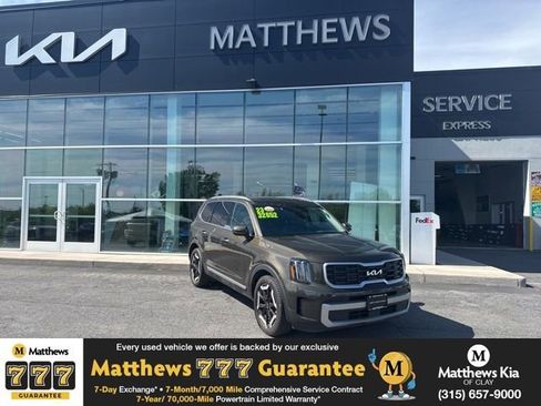 Certified 2023 Kia Telluride S w/ S Sunroof Package AWD/4WD image 1