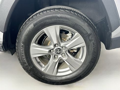 Used 2025 Toyota RAV4 XLE FWD image 11