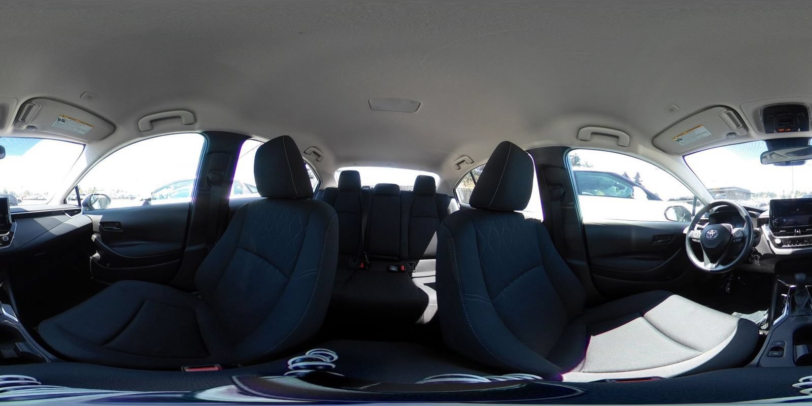 Used 2025 Toyota Corolla LE FWD image 41
