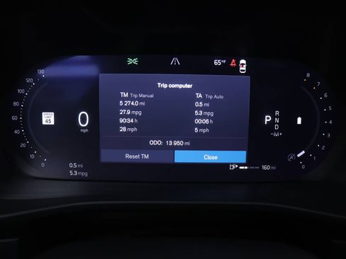 Used 2025 Volvo XC40 B5 Core image 11