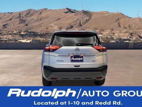 Used 2023 Nissan Rogue SV image 4