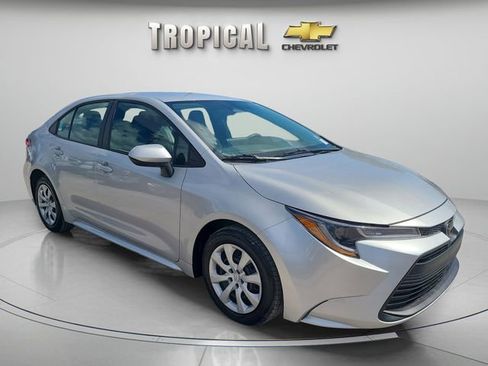 Used 2024 Toyota Corolla LE FWD image 7