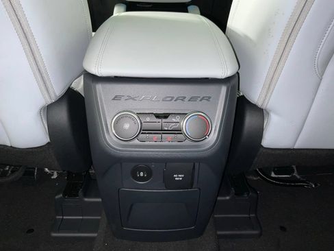 New 2026 Ford Explorer Platinum w/ LUX Leather Package AWD/4WD image 19