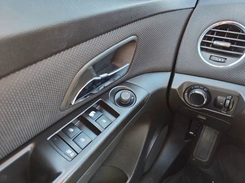 Used 2013 Chevrolet Cruze LT image 19