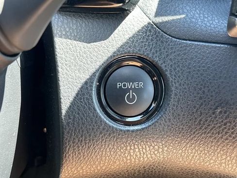 Used 2025 Toyota Camry SE w/ Convenience Package FWD image 27