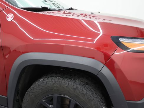 Used 2016 Jeep Cherokee Trailhawk w/ Comfort/Convenience Group image 22