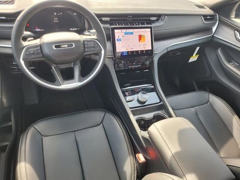 New 2025 Jeep Grand Cherokee L Limited image 9