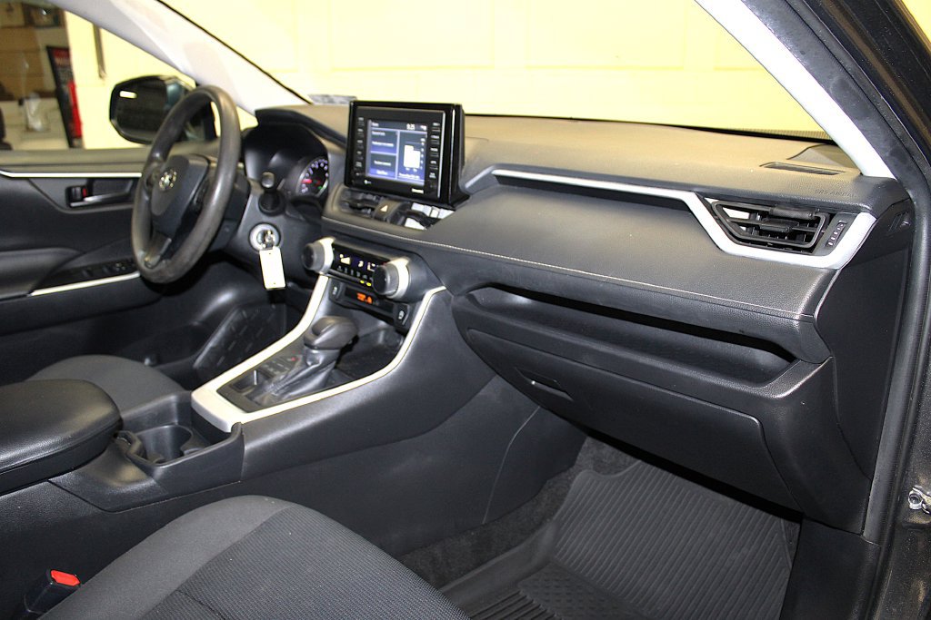 Used 2020 Toyota RAV4 LE w/ All Weather Liner Package AWD/4WD image 27
