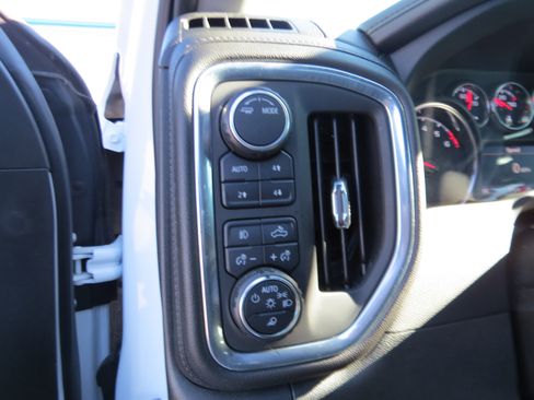 Certified 2022 Chevrolet Silverado 1500 LTZ w/ Z71 Off-Road Package image 22