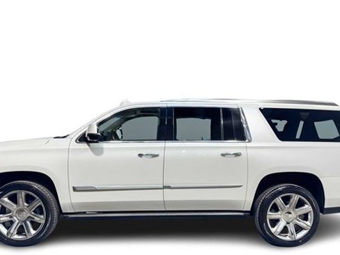 Used 2018 Cadillac Escalade ESV Premium Luxury image 1