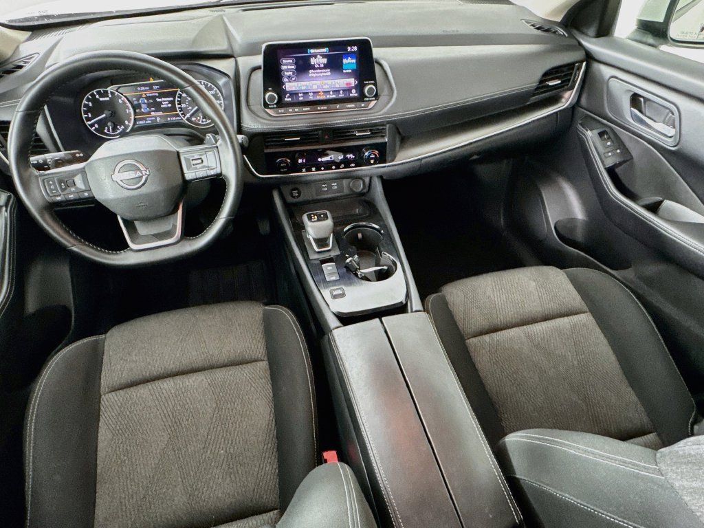Used 2025 Nissan Rogue SV FWD image 24