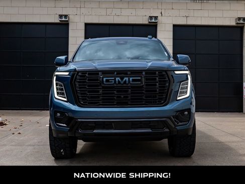 Used 2025 GMC Yukon XL Denali w/ Sun & Power Step Package AWD/4WD image 4