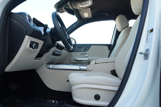 Used 2025 Mercedes-Benz GLB 250 image 24