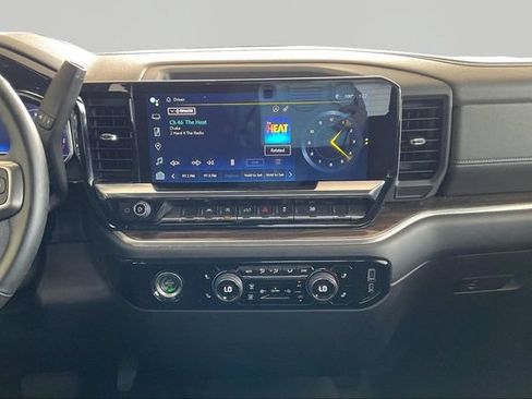 Used 2023 Chevrolet Silverado 1500 LT AWD/4WD image 9
