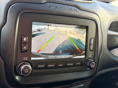 Used 2017 Jeep Renegade Latitude AWD/4WD image 24