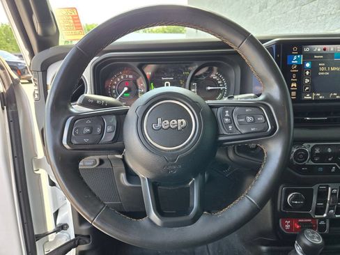 Used 2024 Jeep Wrangler Unlimited AWD/4WD image 17