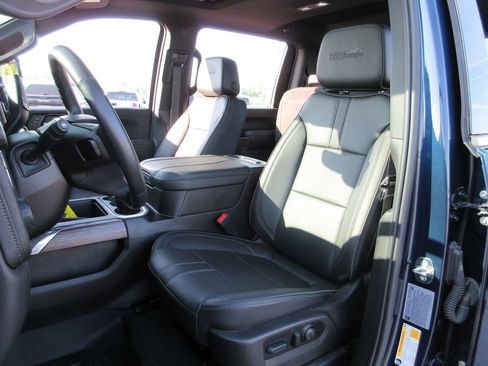 Certified 2023 Chevrolet Silverado 3500 High Country AWD/4WD image 27