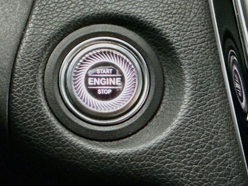 Used 2020 Mercedes-Benz C 63 AMG Cabriolet image 21