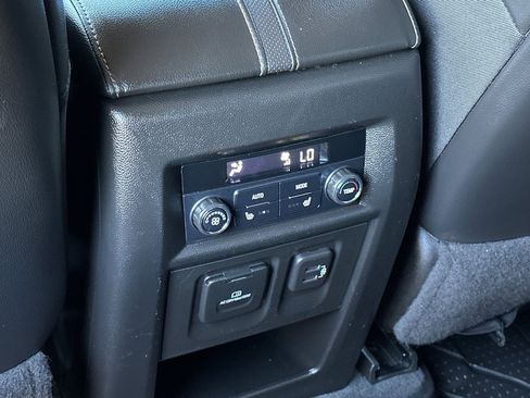 Used 2021 Chevrolet Traverse Premier image 15