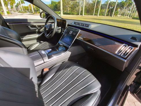 Used 2023 Mercedes-Benz S 500 S 500 4MATIC Sedan 4D image 38