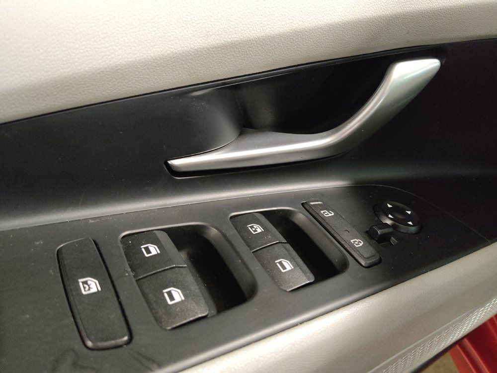 Used 2023 Hyundai Elantra Limited FWD image 27