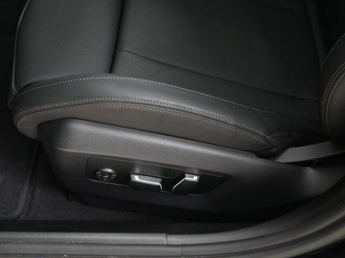 Used 2025 BMW M5 w/ Executive Package image 34