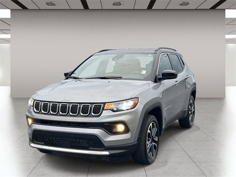 Used 2023 Jeep Compass Limited image 8