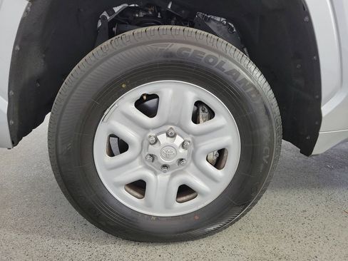 Used 2025 Toyota Tundra SR w/ SR Tow Package AWD/4WD image 9
