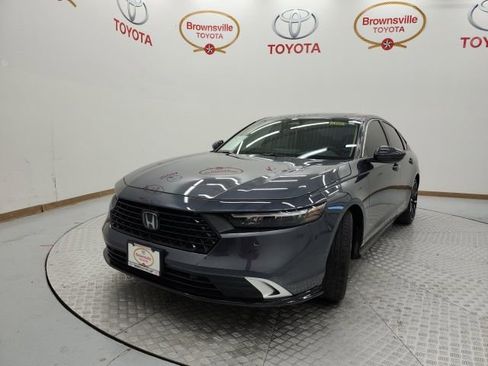 Used 2023 Honda Accord Touring image 2