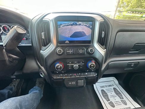 Used 2019 Chevrolet Silverado 1500 LT w/ Convenience Package image 8