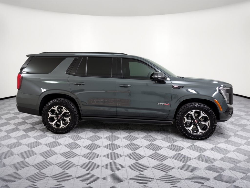 Used 2025 GMC Yukon AT4 w/ AT4 Premium Package AWD/4WD image 8