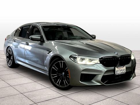 Used 2018 BMW M5 image 2