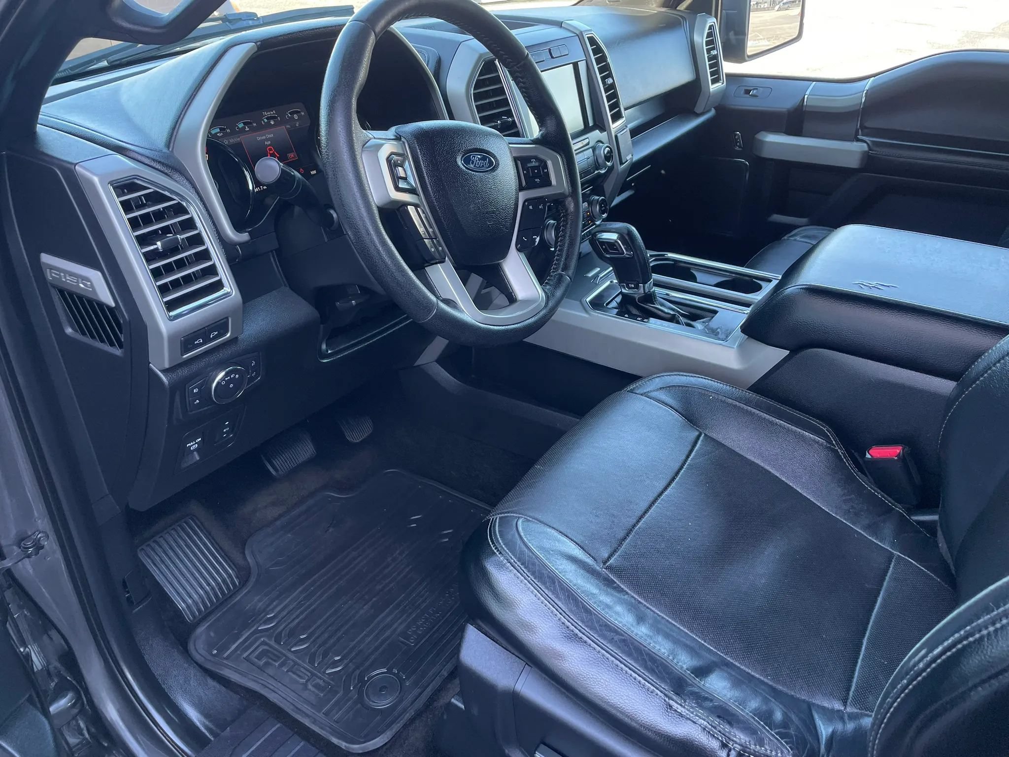 Used 2015 Ford F150 Lariat RWD image 10
